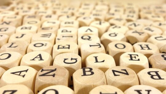 Rummikub som terapeutisk spil: Forbedring af hukommelse og kognitiv funktion